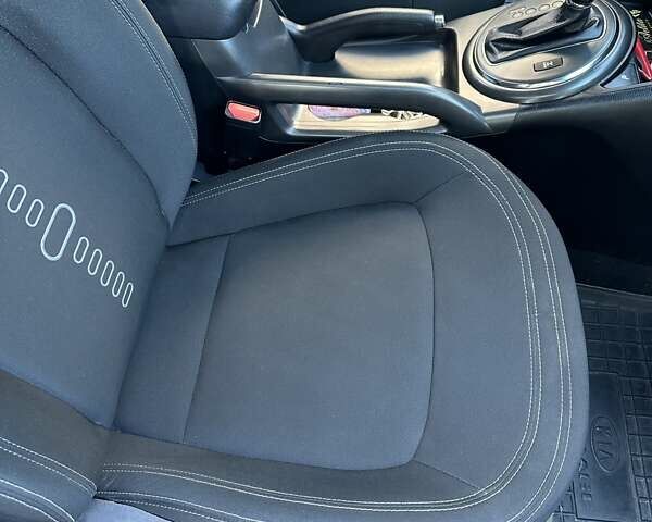 Белый Киа Sportage, объемом двигателя 2 л и пробегом 157 тыс. км за 13800 $, фото 21 на Automoto.ua