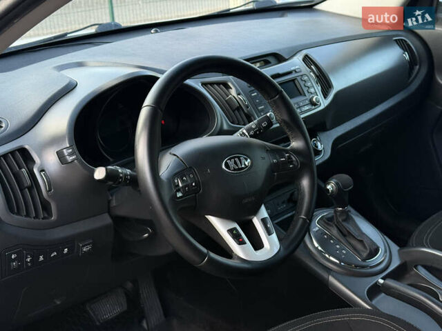 Киа Sportage 2013 в Одессе на Automoto.ua Белый Киа Sportage, объемом двигателя 2 л и пробегом 143 тыс. км за 12999 $, фото 5 на Automoto.ua