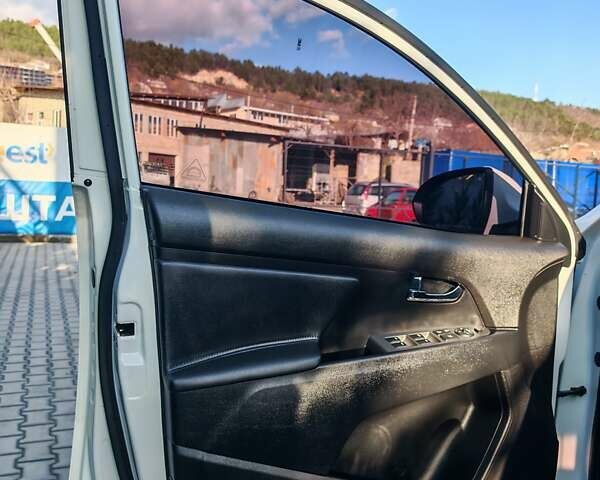 Белый Киа Sportage, объемом двигателя 0 л и пробегом 195 тыс. км за 15300 $, фото 32 на Automoto.ua