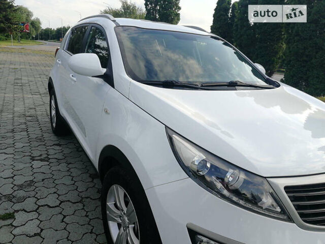 Білий Кіа Sportage, об'ємом двигуна 1.6 л та пробігом 157 тис. км за 12900 $, фото 3 на Automoto.ua