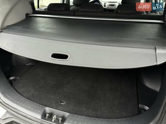 Білий Кіа Sportage, об'ємом двигуна 2 л та пробігом 158 тис. км за 12300 $, фото 25 на Automoto.ua