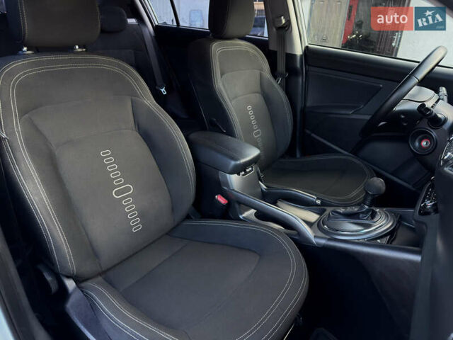Киа Sportage 2013 в Одессе на Automoto.ua Белый Киа Sportage, объемом двигателя 2 л и пробегом 143 тыс. км за 12999 $, фото 13 на Automoto.ua