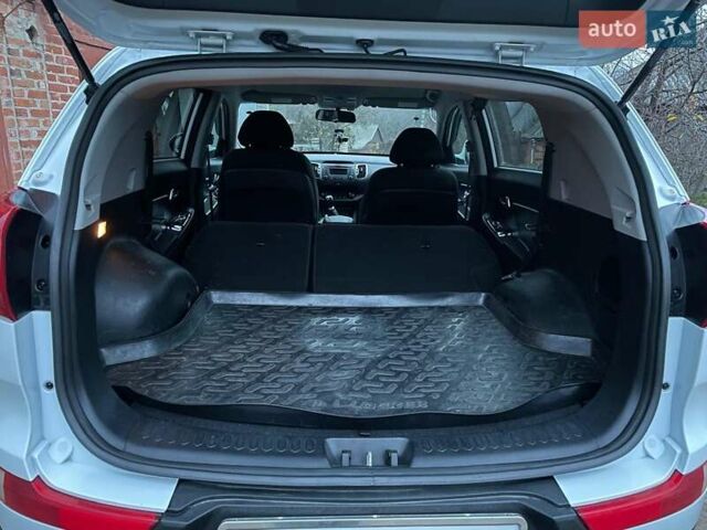 Белый Киа Sportage, объемом двигателя 1.69 л и пробегом 168 тыс. км за 12000 $, фото 10 на Automoto.ua