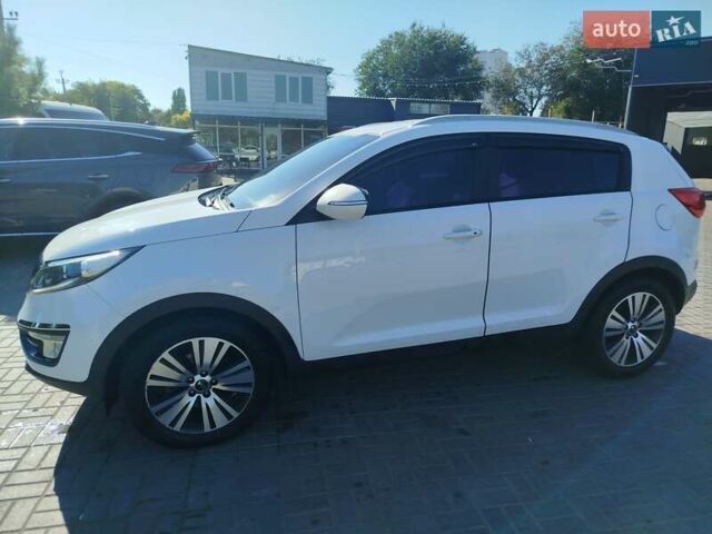 Белый Киа Sportage, объемом двигателя 2 л и пробегом 198 тыс. км за 14200 $, фото 3 на Automoto.ua