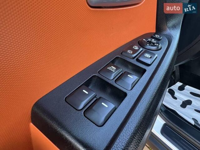 Білий Кіа Sportage, об'ємом двигуна 2 л та пробігом 223 тис. км за 14950 $, фото 100 на Automoto.ua