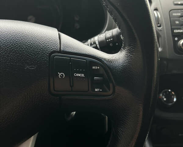 Кіа Sportage 2013 у Запоріжжя на Automoto.ua Білий Кіа Sportage, об'ємом двигуна 1.7 л та пробігом 163 тис. км за 12850 $, фото 65 на Automoto.ua