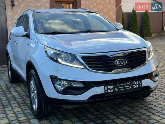 Білий Кіа Sportage, об'ємом двигуна 2 л та пробігом 223 тис. км за 14950 $, фото 9 на Automoto.ua