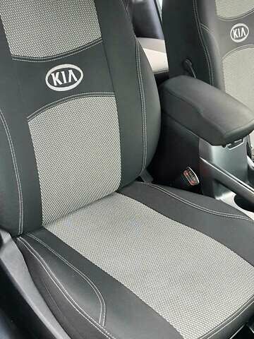 Білий Кіа Sportage, об'ємом двигуна 2 л та пробігом 102 тис. км за 14700 $, фото 19 на Automoto.ua