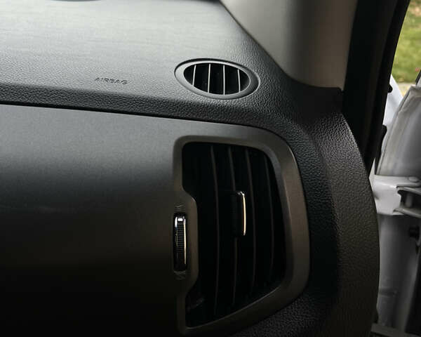 Кіа Sportage 2013 у Запоріжжя на Automoto.ua Білий Кіа Sportage, об'ємом двигуна 1.7 л та пробігом 163 тис. км за 12850 $, фото 89 на Automoto.ua