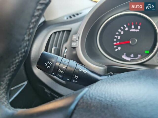 Белый Киа Sportage, объемом двигателя 0 л и пробегом 195 тыс. км за 15300 $, фото 17 на Automoto.ua