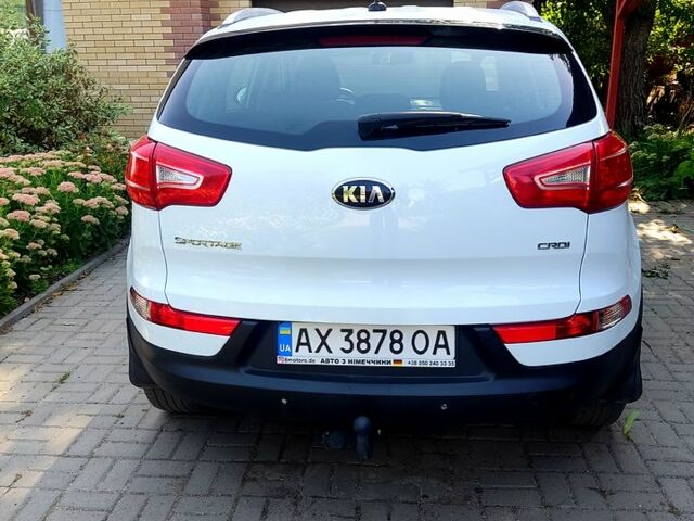 Белый Киа Sportage, объемом двигателя 1.7 л и пробегом 168 тыс. км за 13000 $, фото 4 на Automoto.ua
