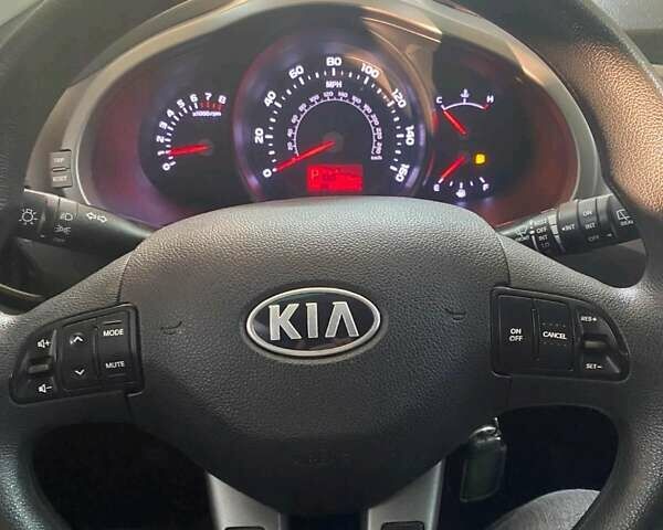 Белый Киа Sportage, объемом двигателя 2.4 л и пробегом 143 тыс. км за 12200 $, фото 5 на Automoto.ua