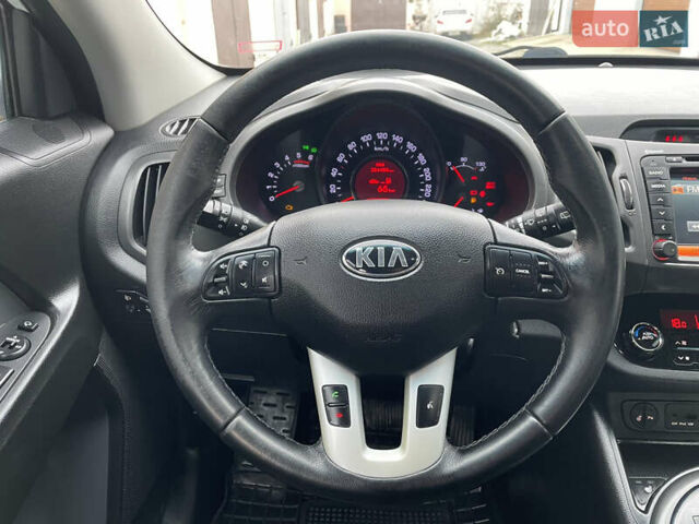 Білий Кіа Sportage, об'ємом двигуна 2 л та пробігом 234 тис. км за 13950 $, фото 11 на Automoto.ua