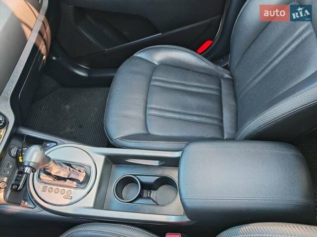 Белый Киа Sportage, объемом двигателя 0 л и пробегом 195 тыс. км за 15300 $, фото 19 на Automoto.ua