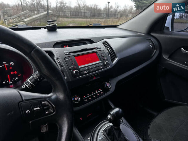 Белый Киа Sportage, объемом двигателя 2 л и пробегом 179 тыс. км за 13000 $, фото 5 на Automoto.ua