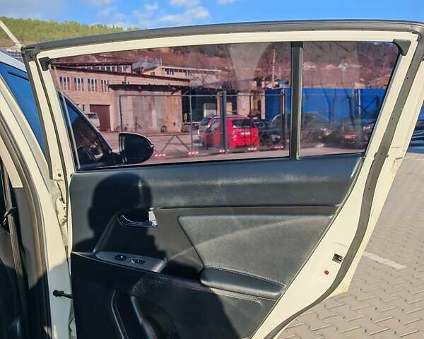 Белый Киа Sportage, объемом двигателя 0 л и пробегом 195 тыс. км за 15300 $, фото 42 на Automoto.ua