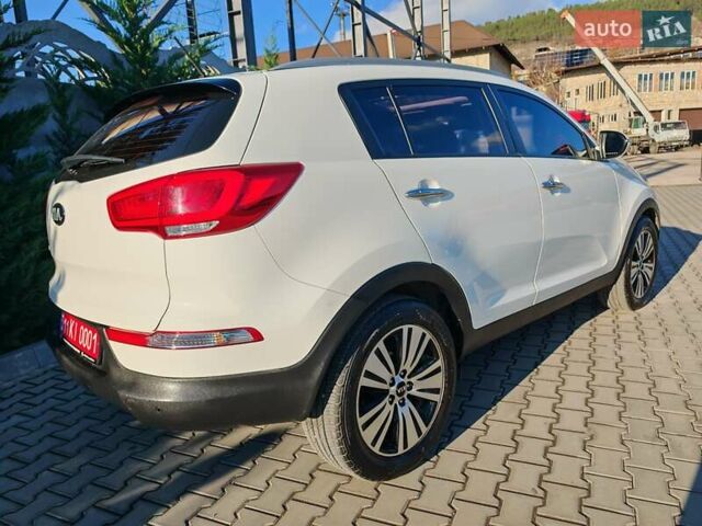 Белый Киа Sportage, объемом двигателя 0 л и пробегом 195 тыс. км за 15300 $, фото 5 на Automoto.ua