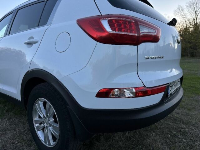 Білий Кіа Sportage, об'ємом двигуна 1.7 л та пробігом 223 тис. км за 12500 $, фото 9 на Automoto.ua