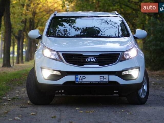Білий Кіа Sportage, об'ємом двигуна 2 л та пробігом 198 тис. км за 12900 $, фото 1 на Automoto.ua