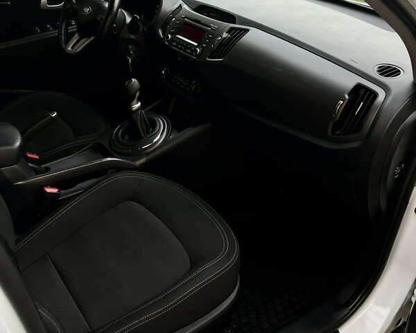 Кіа Sportage 2013 у Запоріжжя на Automoto.ua Білий Кіа Sportage, об'ємом двигуна 1.7 л та пробігом 163 тис. км за 12850 $, фото 62 на Automoto.ua