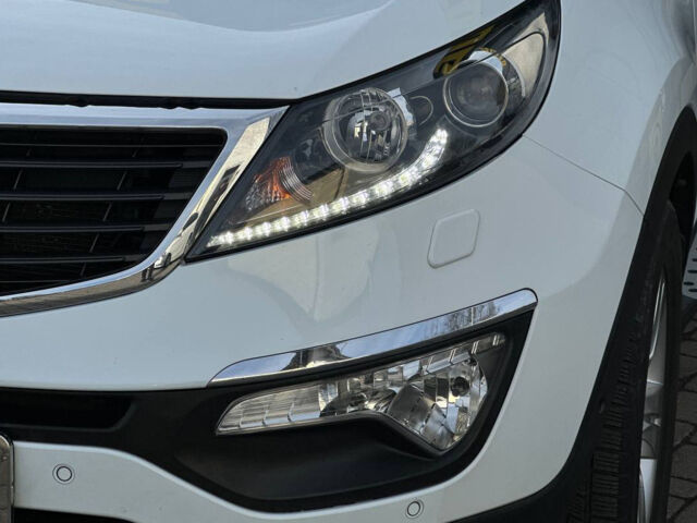Белый Киа Sportage, объемом двигателя 1.6 л и пробегом 133 тыс. км за 15500 $, фото 6 на Automoto.ua
