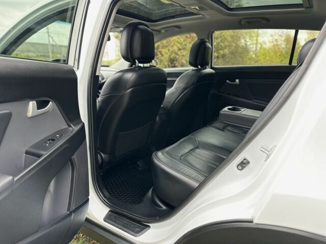 Белый Киа Sportage, объемом двигателя 1.7 л и пробегом 195 тыс. км за 12999 $, фото 17 на Automoto.ua