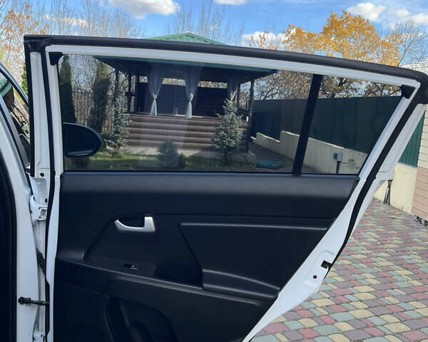 Кіа Sportage 2013 у Запоріжжя на Automoto.ua Білий Кіа Sportage, об'ємом двигуна 1.7 л та пробігом 163 тис. км за 12850 $, фото 55 на Automoto.ua