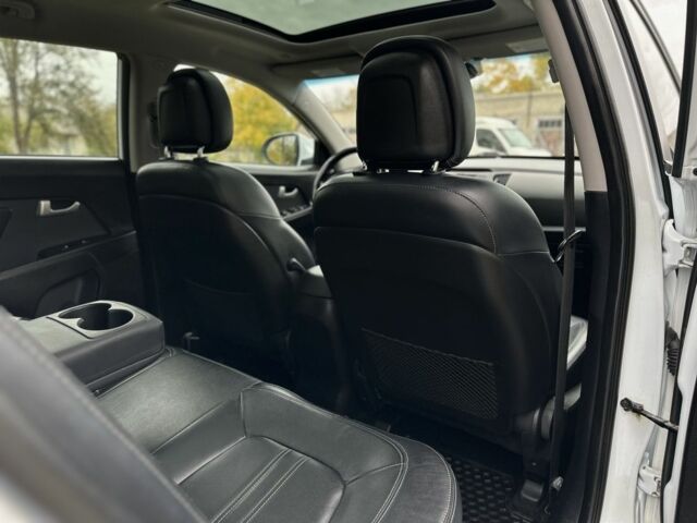 Белый Киа Sportage, объемом двигателя 1.7 л и пробегом 195 тыс. км за 12999 $, фото 22 на Automoto.ua