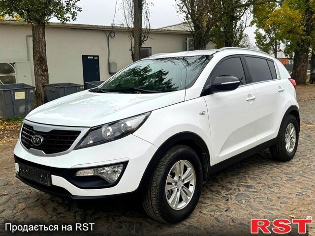 Белый Киа Sportage, объемом двигателя 2 л и пробегом 150 тыс. км за 9750 $, фото 1 на Automoto.ua