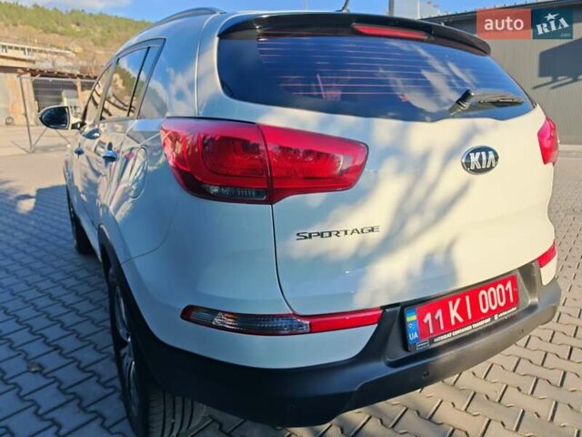 Белый Киа Sportage, объемом двигателя 0 л и пробегом 195 тыс. км за 15300 $, фото 8 на Automoto.ua