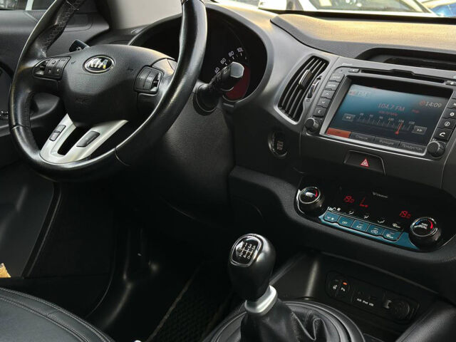 Белый Киа Sportage, объемом двигателя 1.6 л и пробегом 133 тыс. км за 15500 $, фото 19 на Automoto.ua