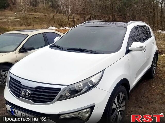 Белый Киа Sportage, объемом двигателя 2 л и пробегом 225 тыс. км за 13500 $, фото 1 на Automoto.ua