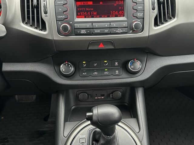 Білий Кіа Sportage, об'ємом двигуна 2 л та пробігом 121 тис. км за 12300 $, фото 13 на Automoto.ua