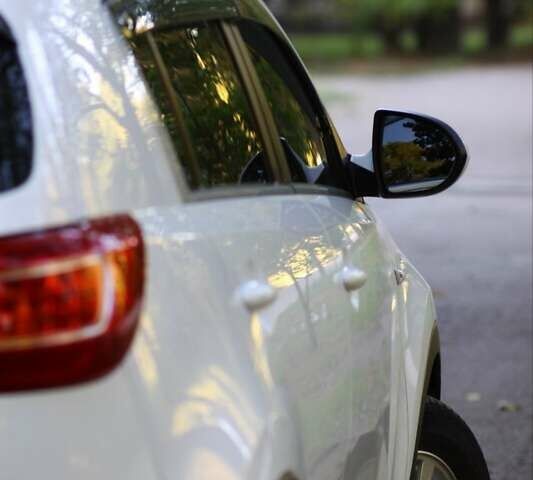 Білий Кіа Sportage, об'ємом двигуна 2 л та пробігом 198 тис. км за 12900 $, фото 2 на Automoto.ua