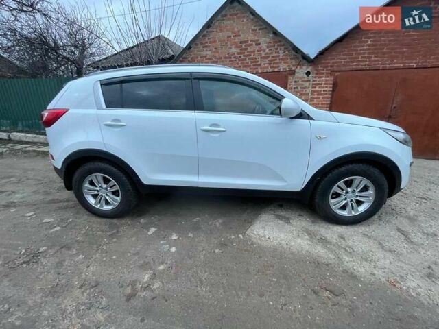 Белый Киа Sportage, объемом двигателя 1.69 л и пробегом 168 тыс. км за 12000 $, фото 1 на Automoto.ua