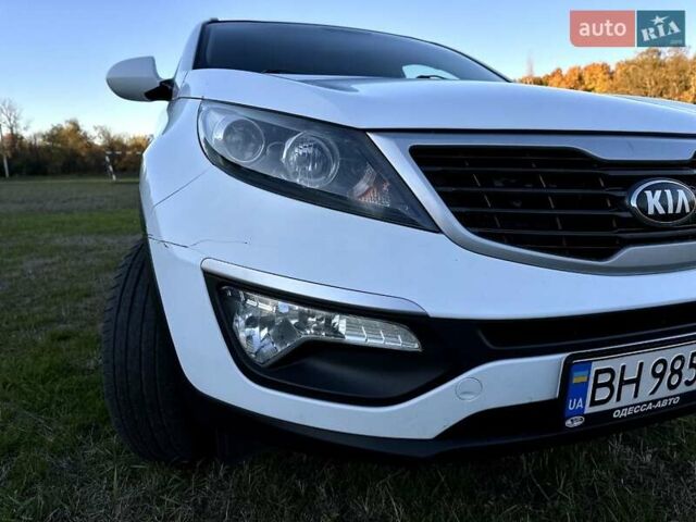 Белый Киа Sportage, объемом двигателя 1.69 л и пробегом 222 тыс. км за 12000 $, фото 11 на Automoto.ua