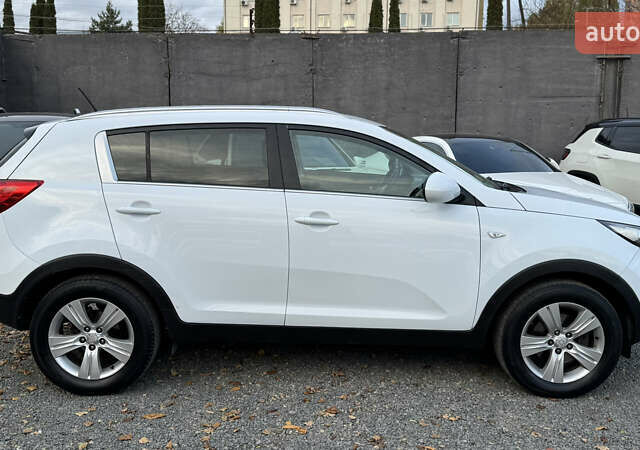 Белый Киа Sportage, объемом двигателя 1.7 л и пробегом 219 тыс. км за 12999 $, фото 10 на Automoto.ua