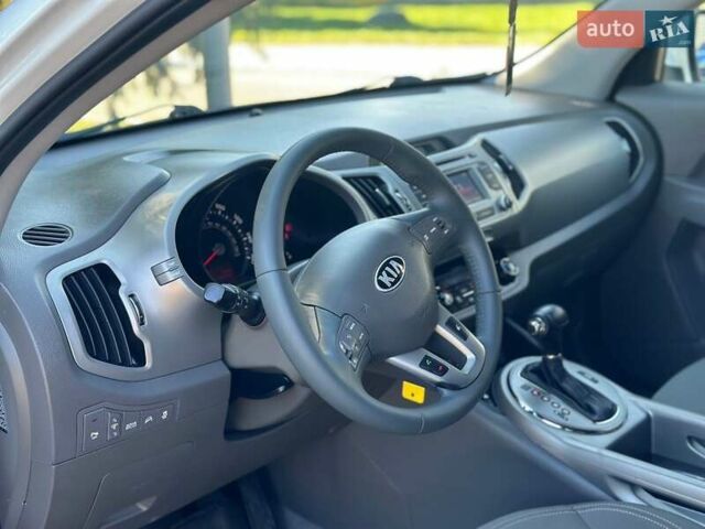 Белый Киа Sportage, объемом двигателя 2.36 л и пробегом 230 тыс. км за 11450 $, фото 17 на Automoto.ua