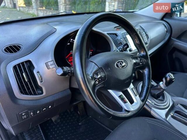 Білий Кіа Sportage, об'ємом двигуна 1.59 л та пробігом 219 тис. км за 12900 $, фото 362 на Automoto.ua