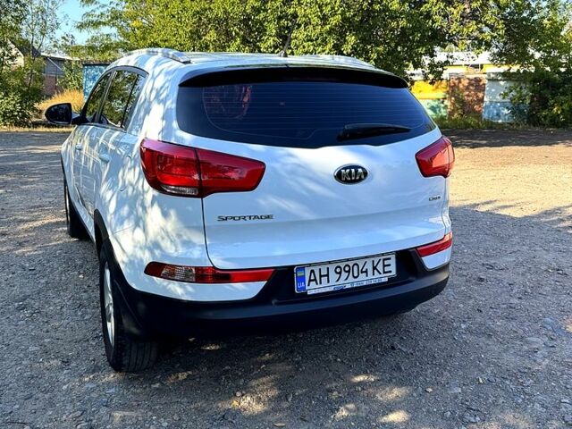 Белый Киа Sportage, объемом двигателя 1.7 л и пробегом 95 тыс. км за 13800 $, фото 4 на Automoto.ua