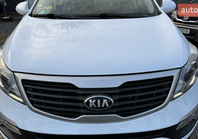 Белый Киа Sportage, объемом двигателя 1.7 л и пробегом 219 тыс. км за 12999 $, фото 23 на Automoto.ua