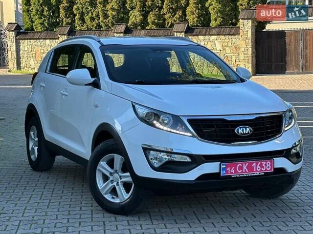Білий Кіа Sportage, об'ємом двигуна 1.59 л та пробігом 219 тис. км за 12900 $, фото 503 на Automoto.ua