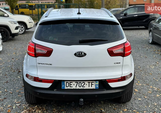 Белый Киа Sportage, объемом двигателя 1.7 л и пробегом 219 тыс. км за 12999 $, фото 8 на Automoto.ua