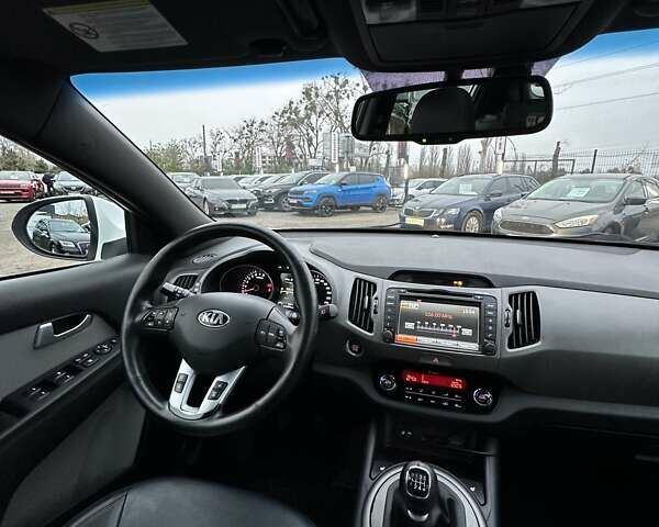 Белый Киа Sportage, объемом двигателя 1.6 л и пробегом 171 тыс. км за 13800 $, фото 24 на Automoto.ua