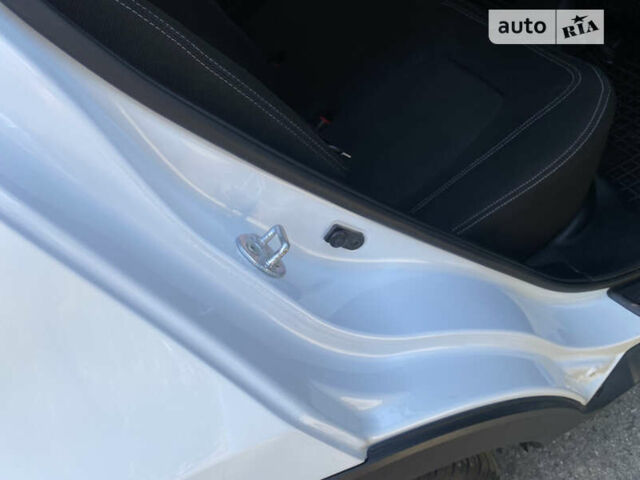Білий Кіа Sportage, об'ємом двигуна 1.7 л та пробігом 97 тис. км за 13900 $, фото 45 на Automoto.ua