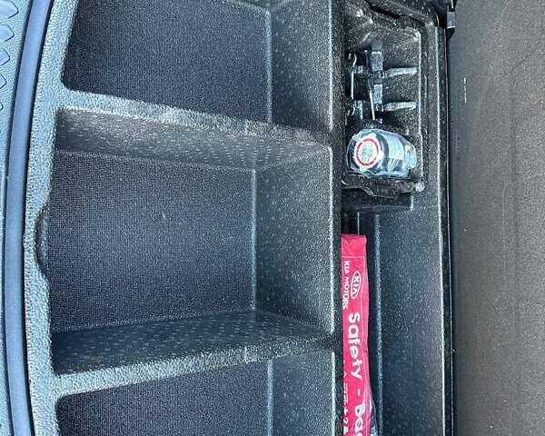 Білий Кіа Sportage, об'ємом двигуна 1.59 л та пробігом 219 тис. км за 12900 $, фото 508 на Automoto.ua