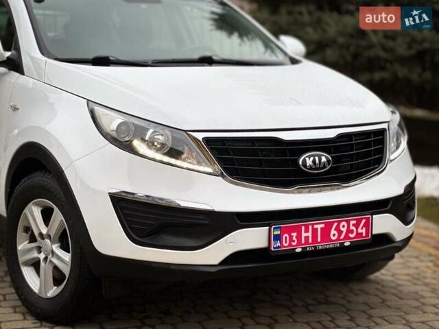 Белый Киа Sportage, объемом двигателя 1.7 л и пробегом 232 тыс. км за 14500 $, фото 11 на Automoto.ua
