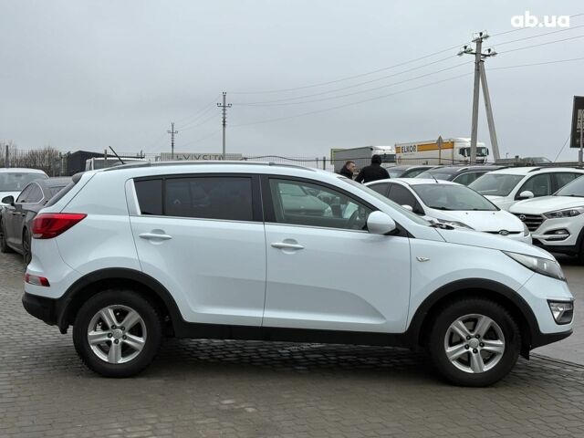 Белый Киа Sportage, объемом двигателя 2 л и пробегом 127 тыс. км за 14690 $, фото 4 на Automoto.ua