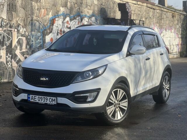 Білий Кіа Sportage, об'ємом двигуна 2 л та пробігом 229 тис. км за 13750 $, фото 3 на Automoto.ua