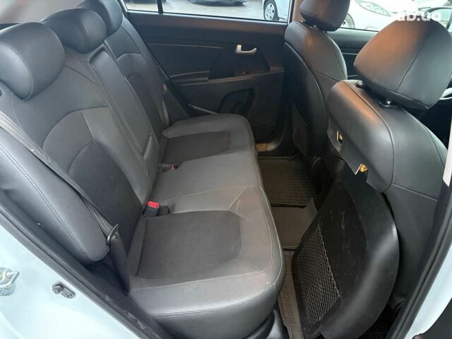 Белый Киа Sportage, объемом двигателя 2 л и пробегом 127 тыс. км за 14690 $, фото 32 на Automoto.ua